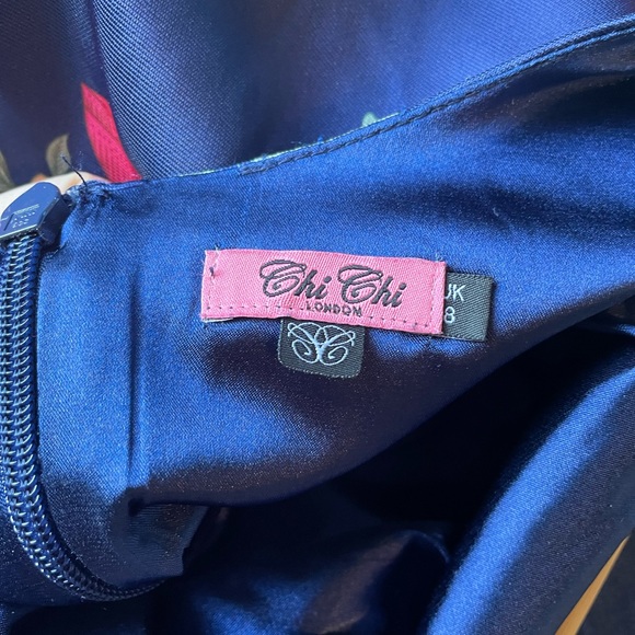 Chi Chi London UK8/US4 Fit and Flare Floral Dress in Beautiful Blue - Picture 4 of 8